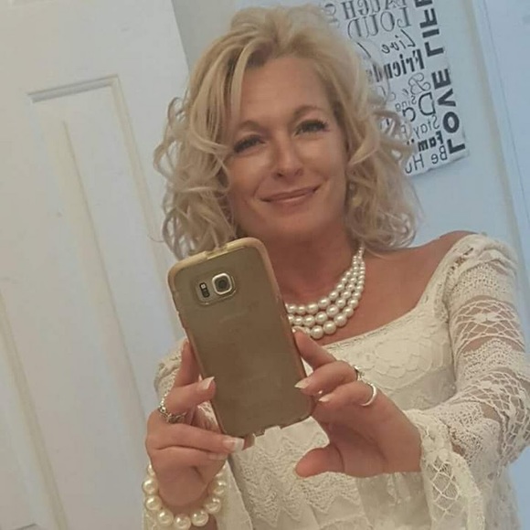 Meet your Posher, Tina - Picture 1 of 1